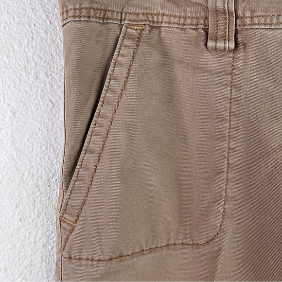 LEVI’S VINTAGE KHAKI FLARE PANTS. White label, no tab. Size 16M. 2 slit pockets - Picture 4 of 9